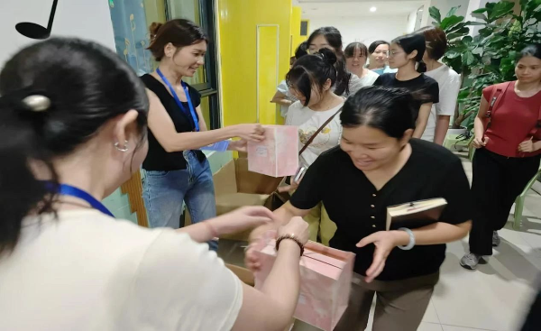 彩神Vll关爱在身旁庇护“她”安康——广东省妇女安康常识宣扬举动在湛江举行(图4)